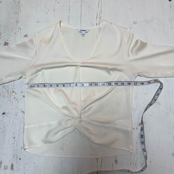 Express Blouse Shirt Size XS Twist Front Long Sleeve Ivory Off White Top - Picture 7 of 10